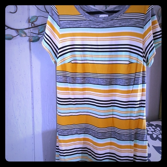 Short sleeve dress - Picture 1 of 1